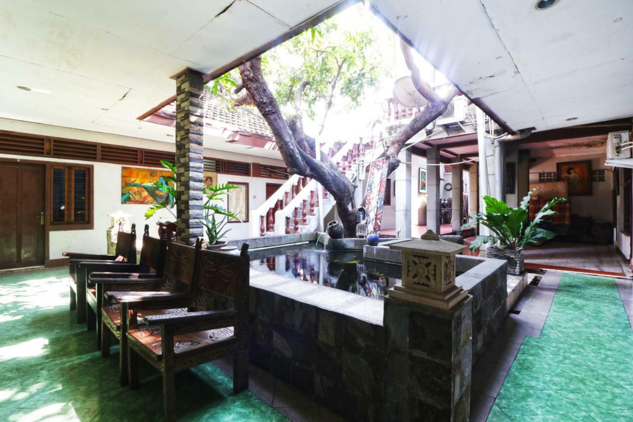 Borneo Hostel Jakarta Extérieur photo